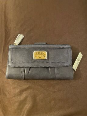 Fossil midnight navy Leather Fold Wallet with Brass Logo Plaque